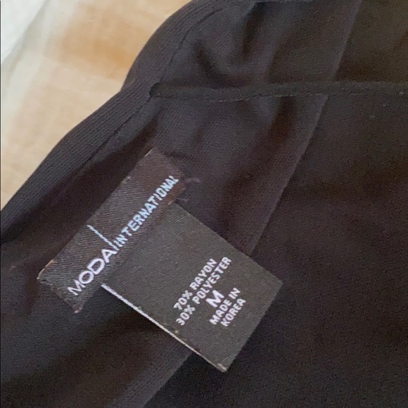 Sexy dress up top w a strapy back. Good quality - Picture 3 of 5